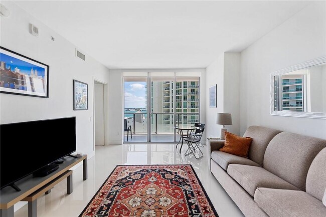 Foto del edificio - 1300 Brickell Bay Dr