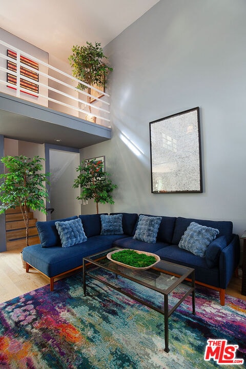Foto del edificio - 7943 Willow Glen Rd