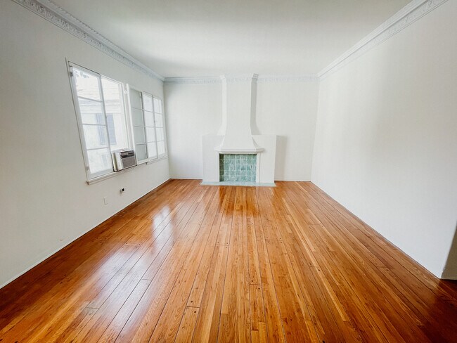 Foto del edificio - 5604 W 6th St