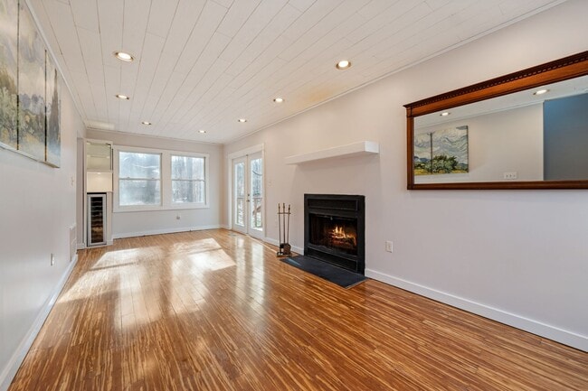 Building Photo - Adorable 3-Bedroom 1.5 Bath Townhome In A Peaceful Wooded Setting In Chapel Hill!