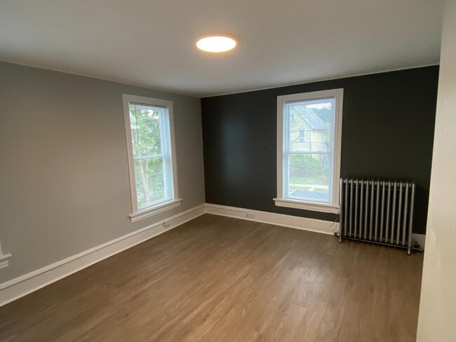 Building Photo - 1236 Memorial Ave
