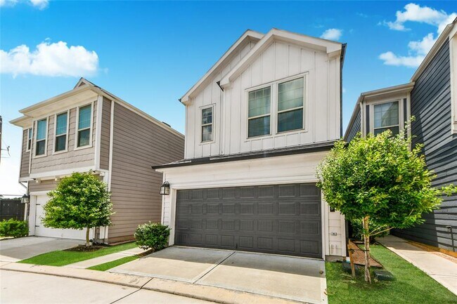 Building Photo - 1707 Summerlyn Ter Dr