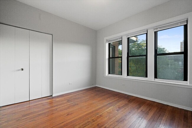 Foto del edificio - 6700 S Merrill Ave