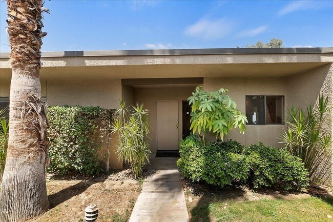 Building Photo - 1326 Tiffany Cir N