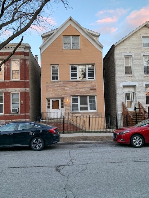 Foto del edificio - 853 N Marshfield Ave