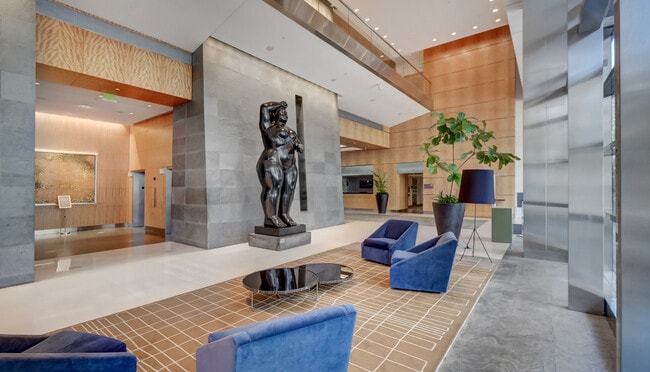 Building Photo - 1435 Brickell Ave
