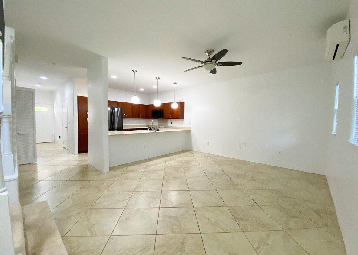 Building Photo - 469 Manawai St