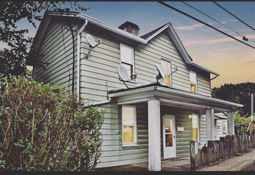 263 Greensburg Pike, North Versailles, PA 15137 House Rental in North