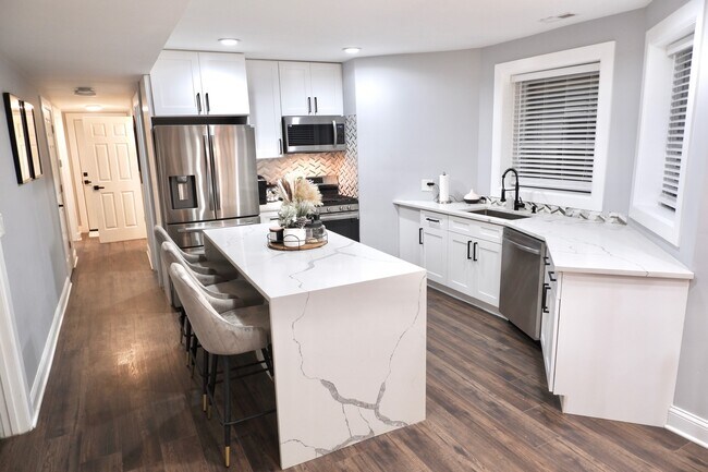 Foto del edificio - 2944 N Ridgeway Ave