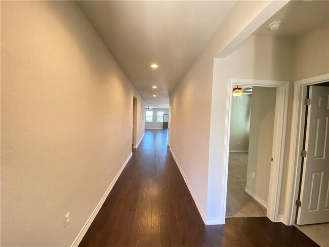 Building Photo - 5904 Daly Dr