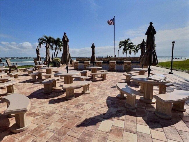 Foto del edificio - 865 S Gulfview Blvd