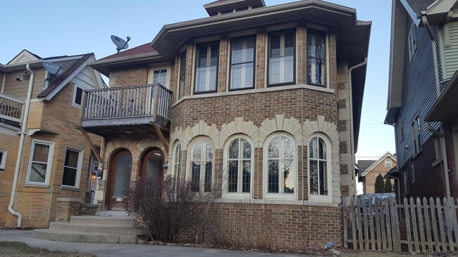 Building Photo - 3242 N Downer Ave