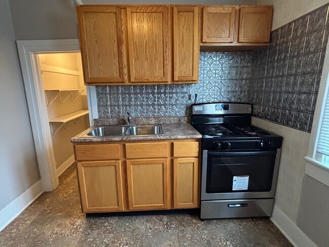 Building Photo - 201 W Bradley Ave