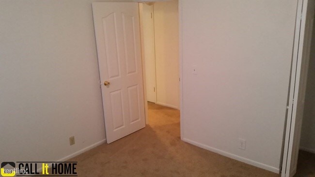 Foto del edificio - 7919 S Chadbourne Dr