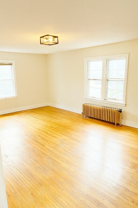 Foto del edificio - 333 W 2nd St