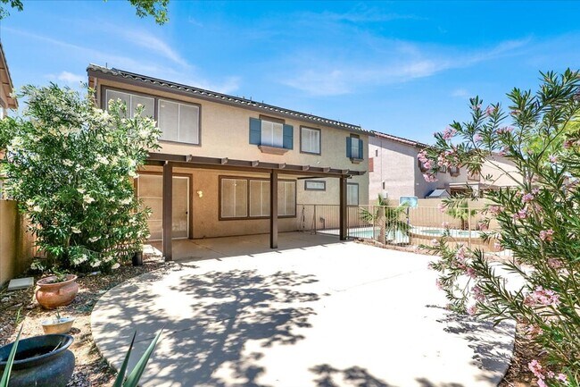 Foto del edificio - Summerlin Las Vegas Pool home 5 bedrooms