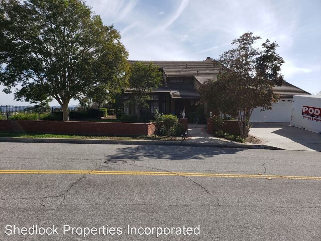 Primary Photo - 4 br, 3 bath House - 1068 Sunset Bluff Rd