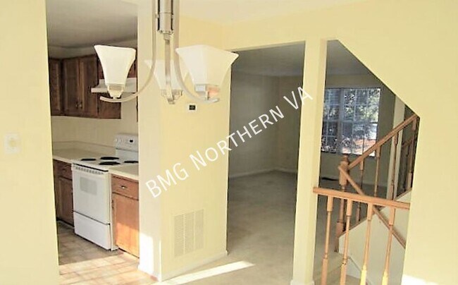 Foto del edificio - 6625 Rockleigh Way