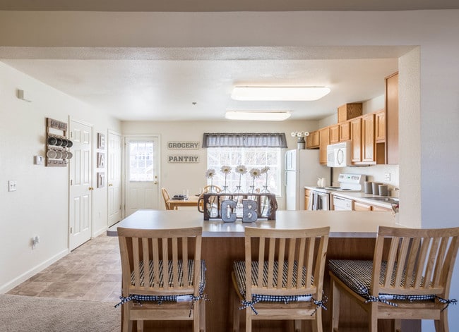 Building Photo - Copper Beech Apartments