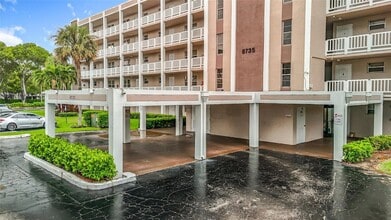 Building Photo - 8735 Ramblewood Dr