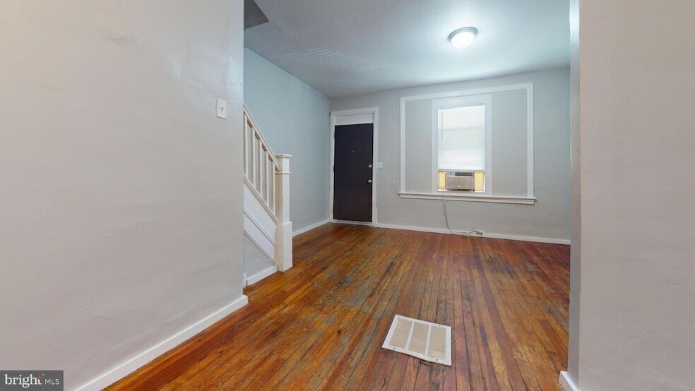 Primary Photo - 235 E Phil Ellena St