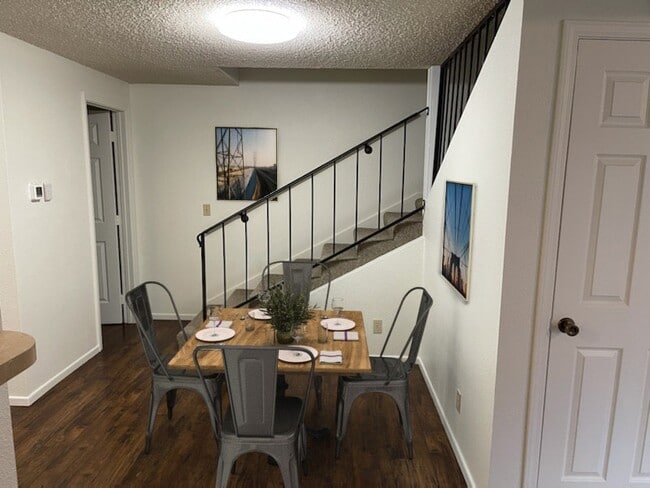 Building Photo - 4276 Meadowbrook Court Northeast, Unit 4282