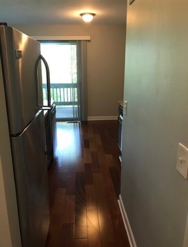 Foto del edificio - 5603 Lakeside Dr
