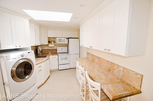 Building Photo - 1 br, 1 bath House - 8155-B Camino Del Oro