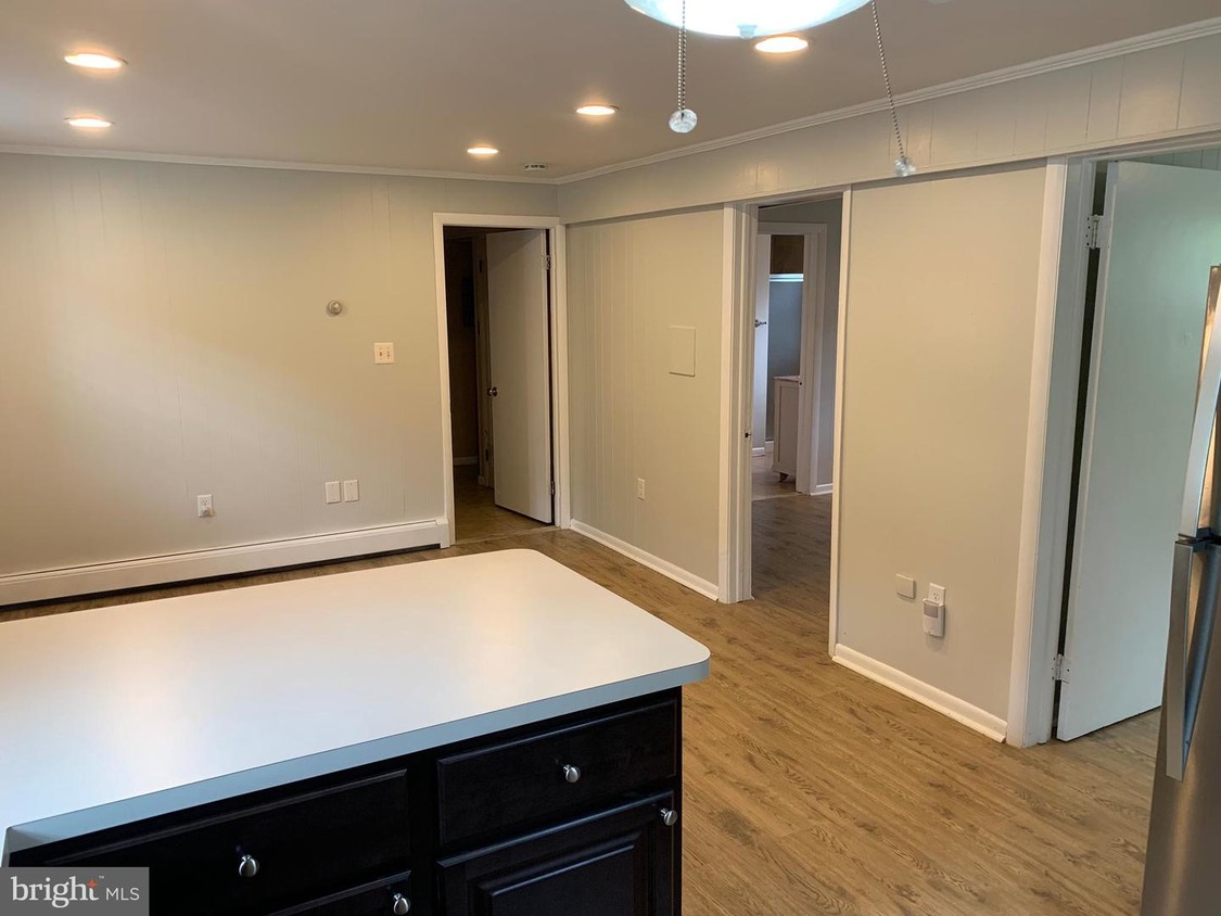 Foto principal - 10116 Owen Brown Rd