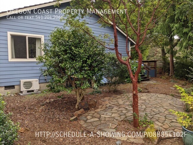 Foto del edificio - 3 bedroom 2 bath home in Waldport
