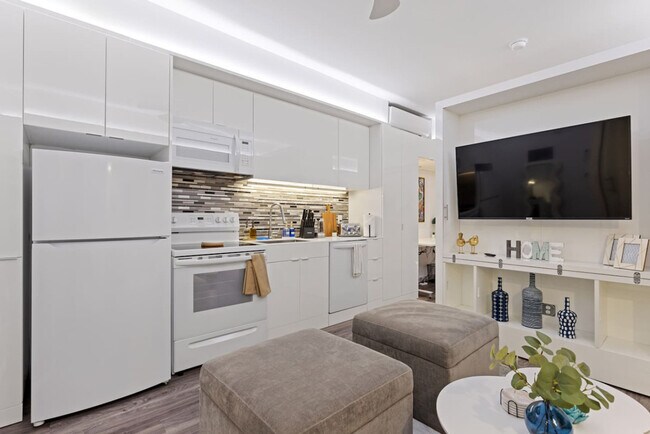 Building Photo - 12607 Larchmere Blvd