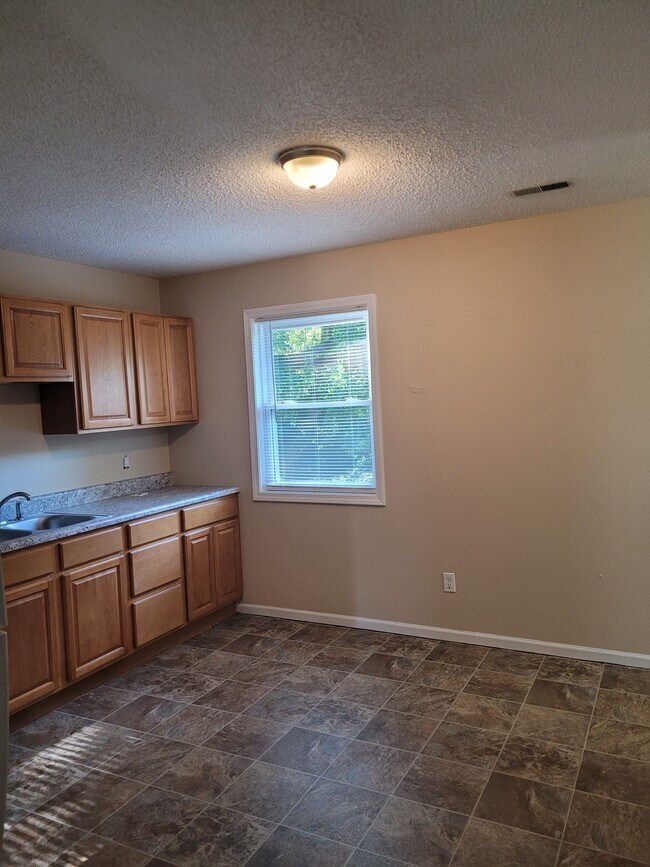 110 N Spruce St, Bonne Terre, MO 63628 Townhome Rentals in Bonne