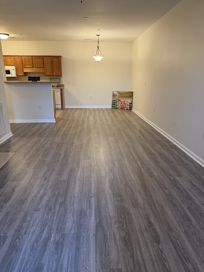 Foto del edificio - 635 Marshtree Ln