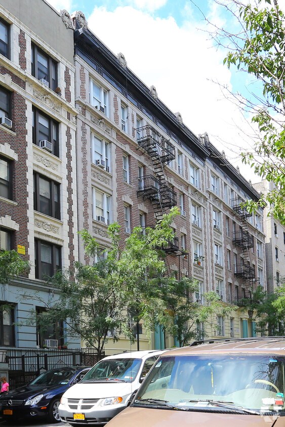 Primary Photo - 716 W 180th St