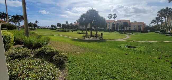 Foto del edificio - 145 Yacht Club Way