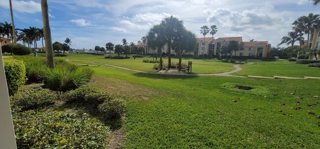 Building Photo - 145 Yacht Club Way