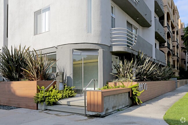 Foto del edificio - 8600 Burton Way