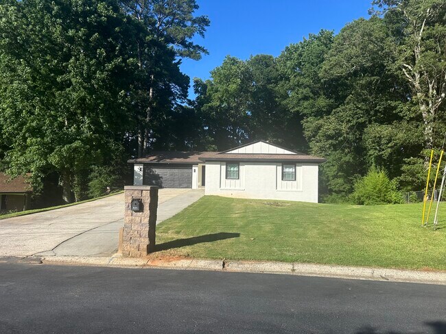 Foto del edificio - 6178 Graceland Cir