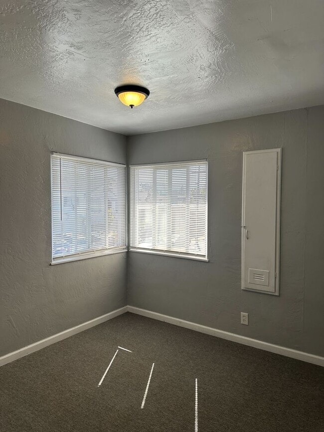 Photo - 3109 School St Apartment