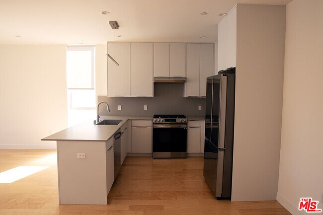 Foto del edificio - 4826 Franklin Ave