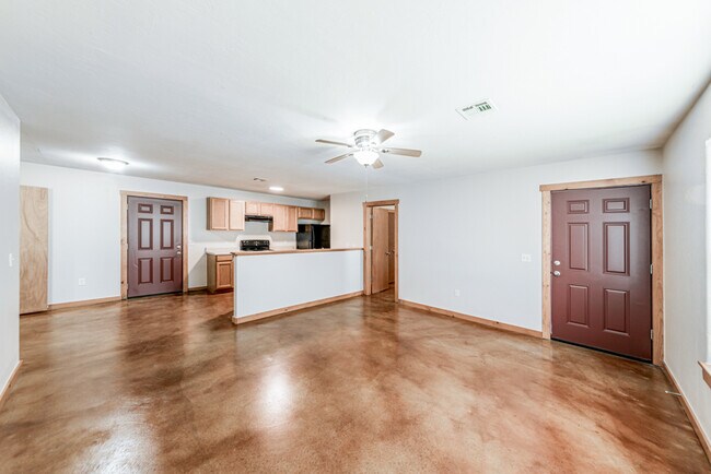 Building Photo - 2615 W 58th St