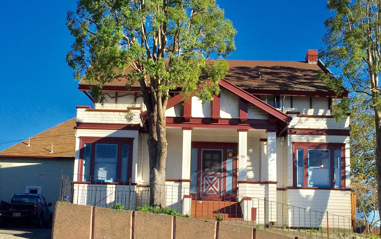 Primary Photo - 700 Sacramento St