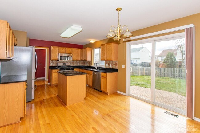 Foto del edificio - 7598 Warwick Dr