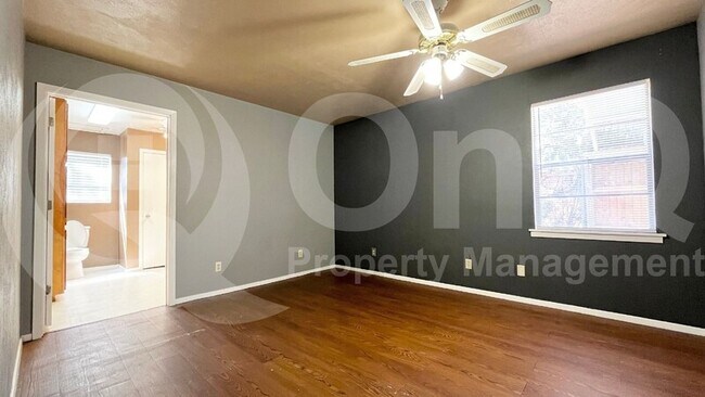 Building Photo - 1713 Shawnee St