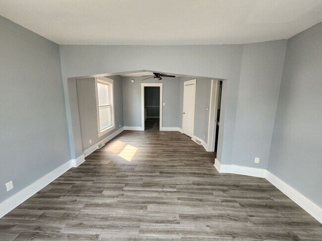 Building Photo - 213 E 28th Street #1