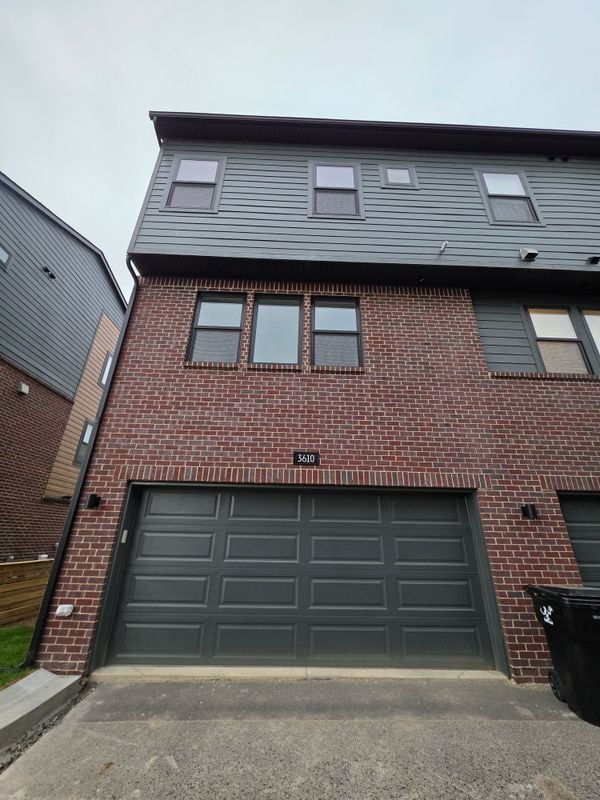 Building Photo - 3610 Trumbull