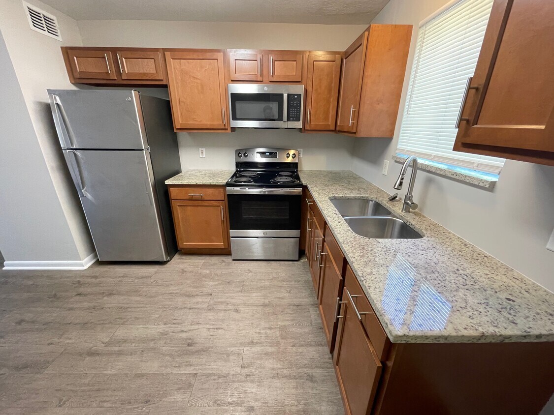 Foto principal - 5026 Westchase Ct