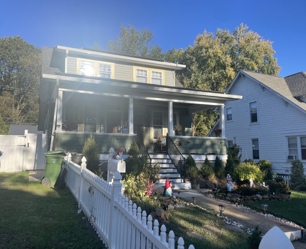 Primary Photo - 235 Mallow Hill Rd