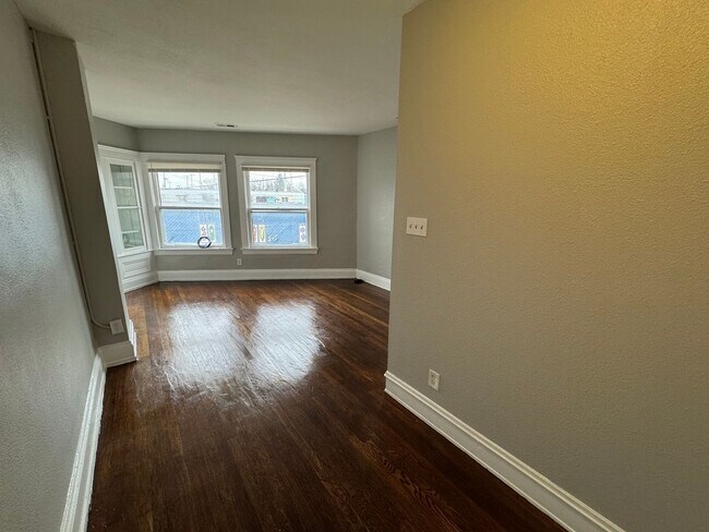 Foto del edificio - 4324 Pearl Rd