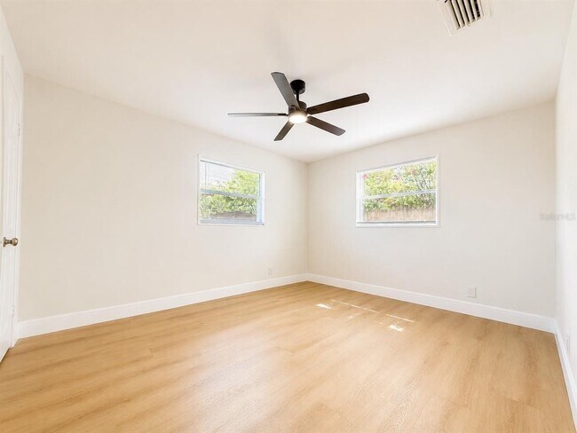 Building Photo - 4409 W Trilby Ave